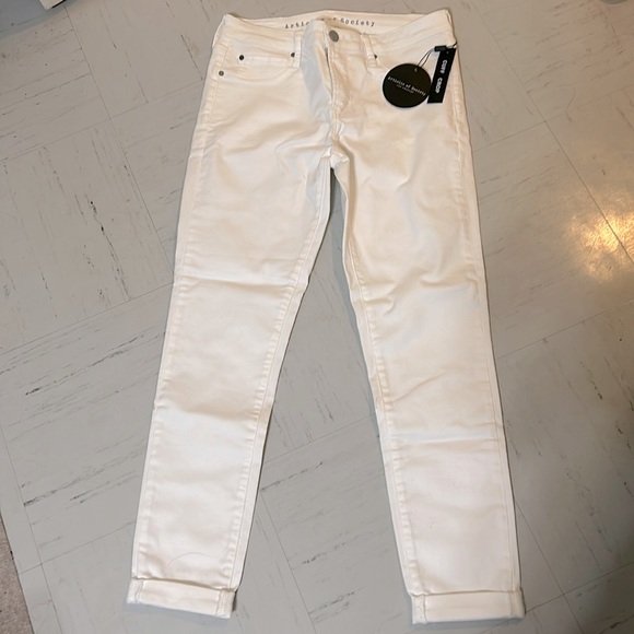 NWT women’s waist size 28 Article of Society white cuff crop pants - Picture 1 of 5